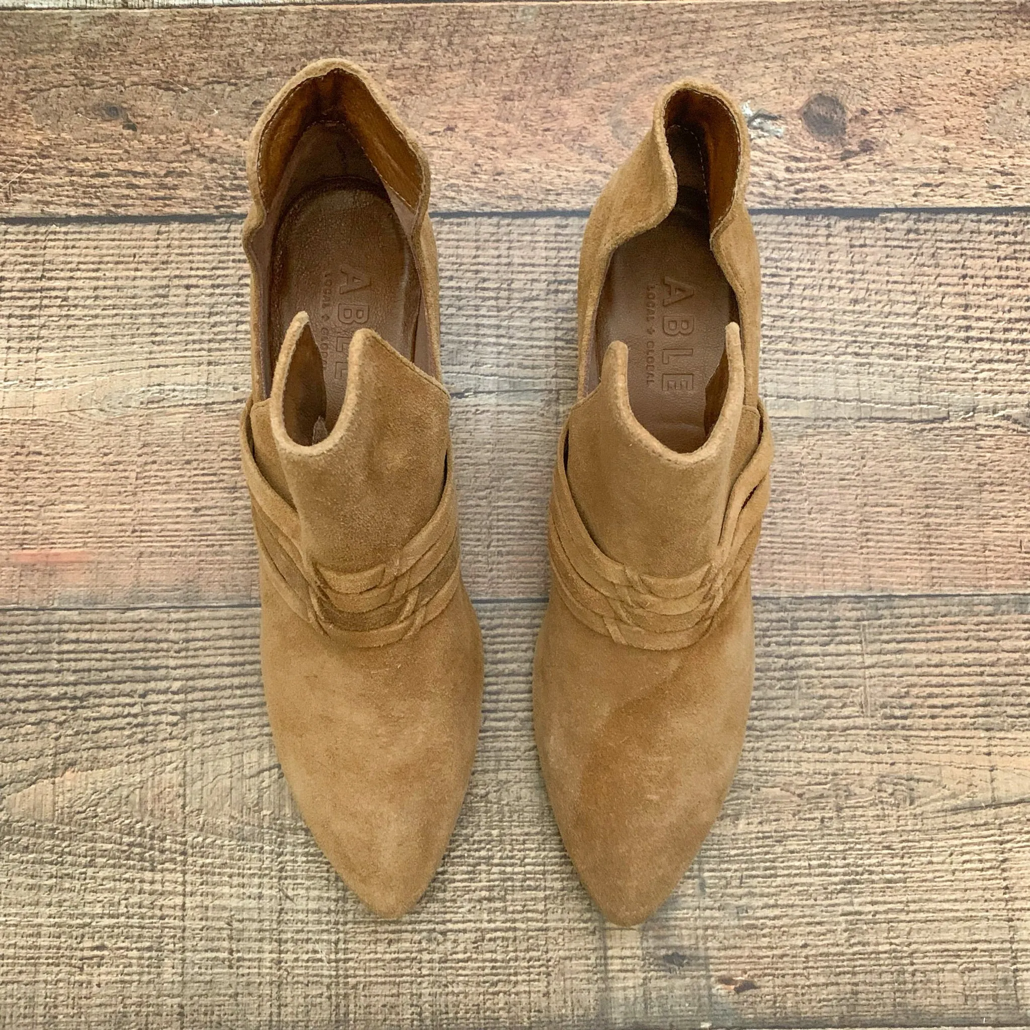 Able Camel Suede Like Heel Shoes- Size 8