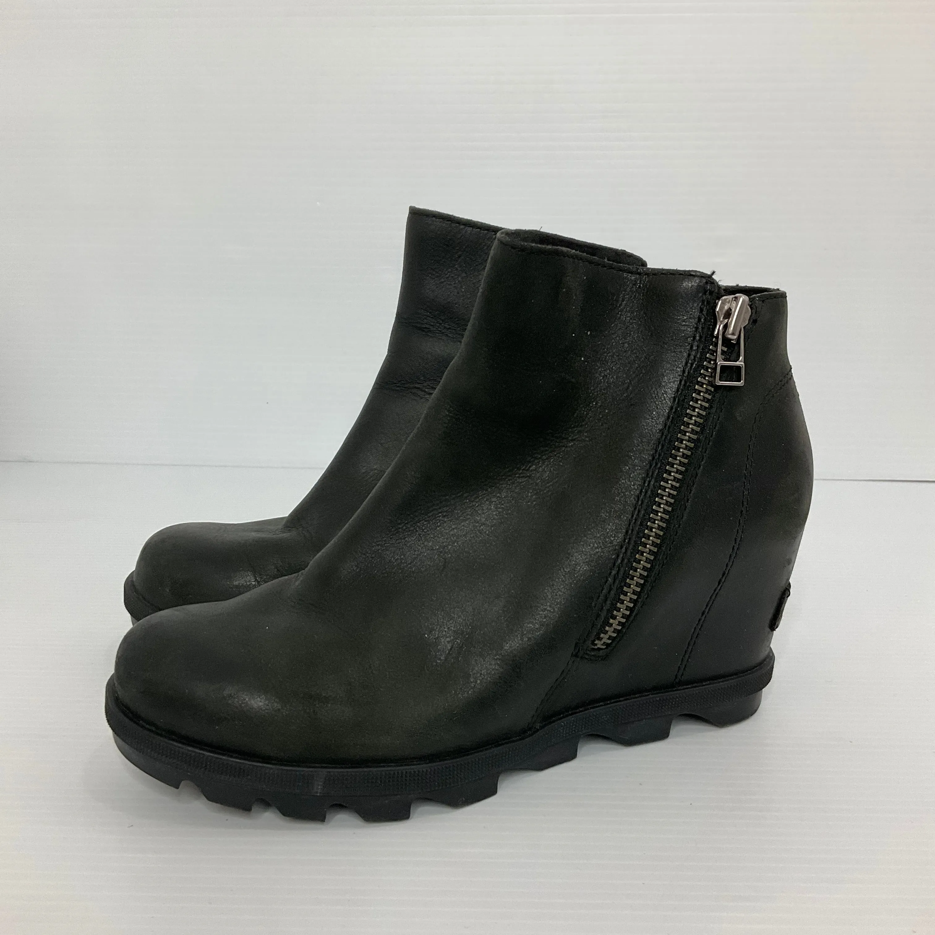 Black Boots Ankle Heels Sorel, Size 7.5