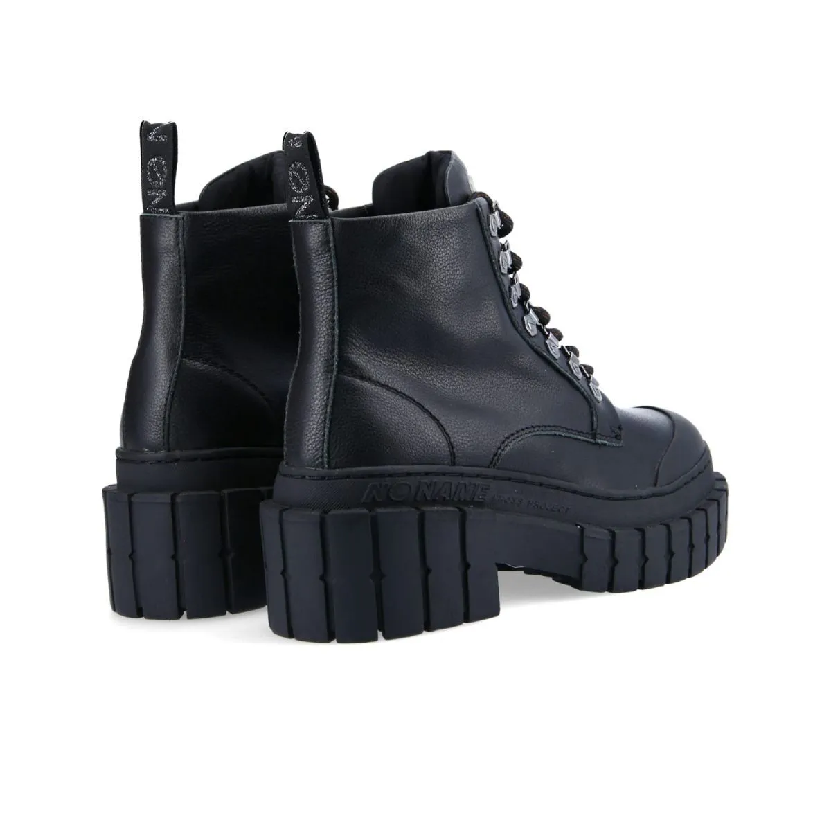 Kross Low Nappa Grain Black Boots