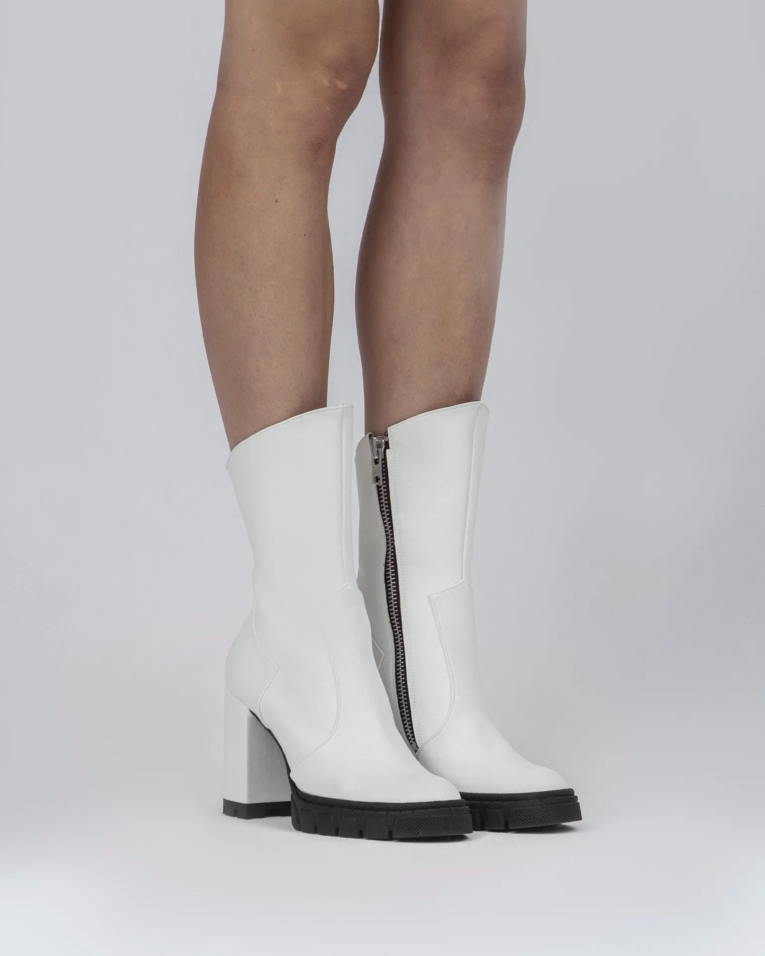 Ritual Boots White Vegea leather ankle boots